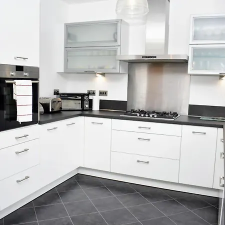 Stevedore Place - 3br Waterfront Townhouse In Trendy The Shore *