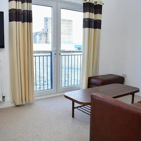 Stevedore Place - 3br Waterfront Townhouse In Trendy The Shore Tatil Evi *
