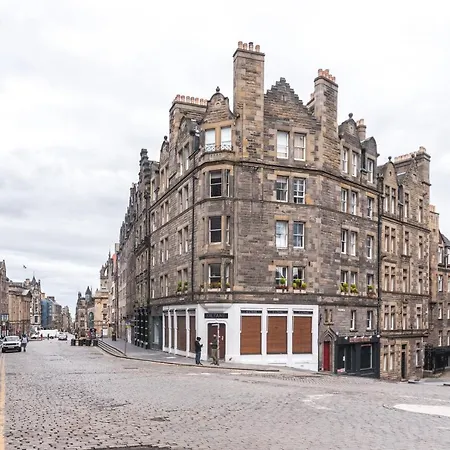 F&o - 1 Bedroom Royal Mile Stunning Castle View Sleeps 2 דירה אדינבורו