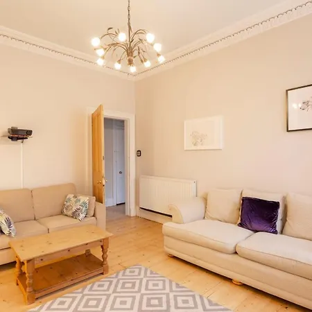 Large & Bright 2bd Flat In