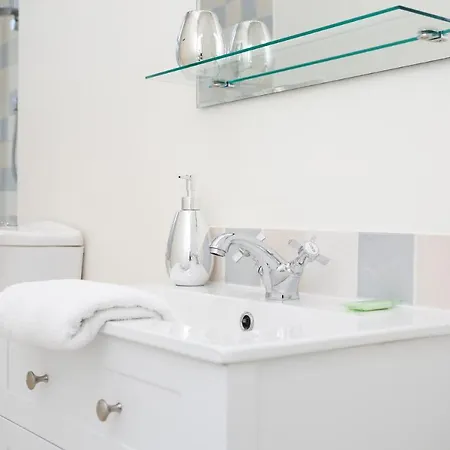 Joivy Modern In Stockbridge * Edinburgh