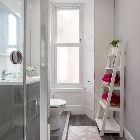 Daire Stunning 2-bed In Edinburgh