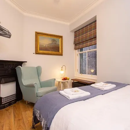 Upper Bow - Luxurious, Modern 1br Near Castle Edinburgh