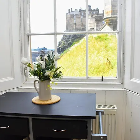Castle Wynd - Historic Castle Views Central Daire