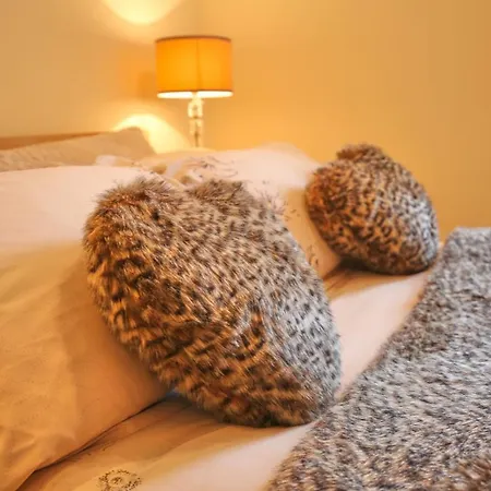 Pearl - Haymarket Apartman *