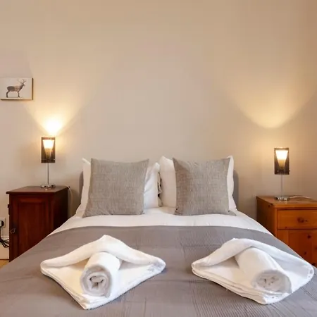 Large & Bright 2bd Flat In شقة *
