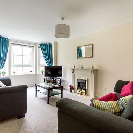 Central Elegant 2 Bed Appartement