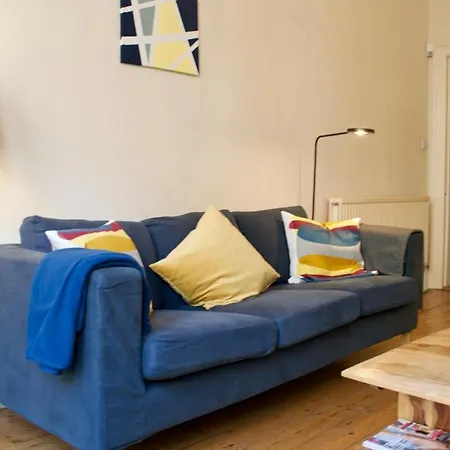 Beautiful Traditional 3 Bedroom In Apartmán