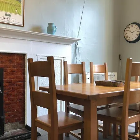 Enormous Luxury 4 Bedroom Apartment Edinburgh