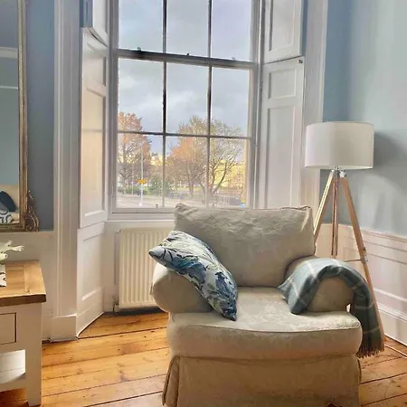 Enormous Luxury 4 Bedroom * Edinburgh