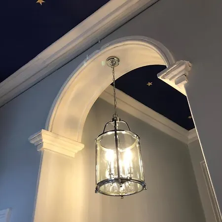Enormous Luxury 4 Bedroom Apartment Edinburgh