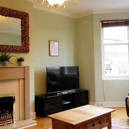 Spectacular City Centre Flat Near Dean Village *