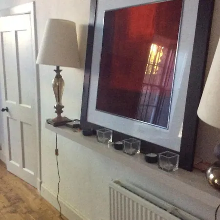 Spacious New Town Flat- City Centre Apartment Edinburgh