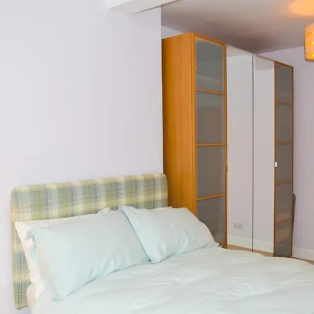 公寓 Lovely Bright 1 Bedroom Near Meadows *