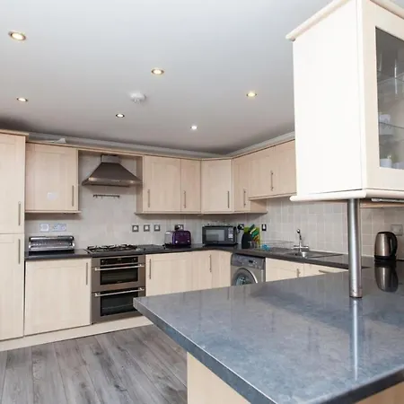 Beautiful 2 Bedroom Flat In Converted Distillery * Edimburgo