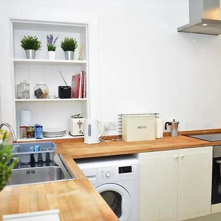 Blackwood Crescent - Traditional 2br Tenement Flat Next To Summerhall Edinburgh