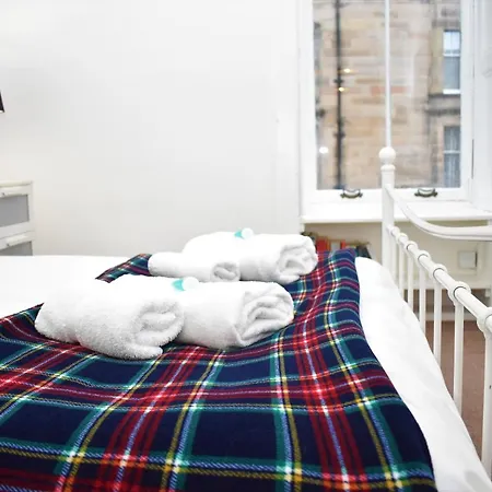 Blackwood Crescent - Traditional 2br Tenement Flat Next To Summerhall Edinburgh