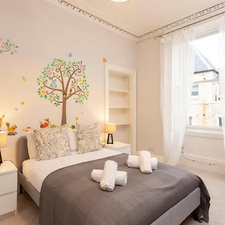 Large & Bright 2bd Flat In شقة إدنبرة