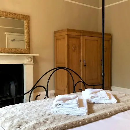Apartment Enormous Luxury 4 Bedroom *
