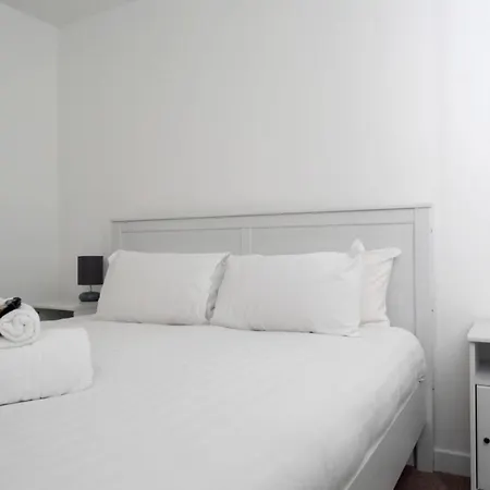 Modern 2 Bedroom Apartment In Leith With Sea Views Διαμέρισμα Εδιμβούργο
