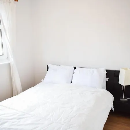 Centre 2 Bedroom *
