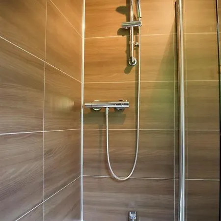 Modern 2 Bedroom Ground Floor Flat Apartamento