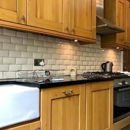 Enormous Luxury 4 Bedroom