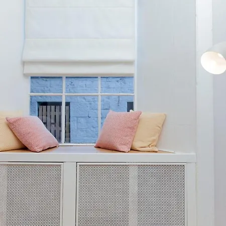 Beautifully Modernised New Town Appartement