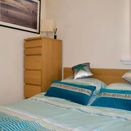 Charming City Centre Flat Sleeps 4