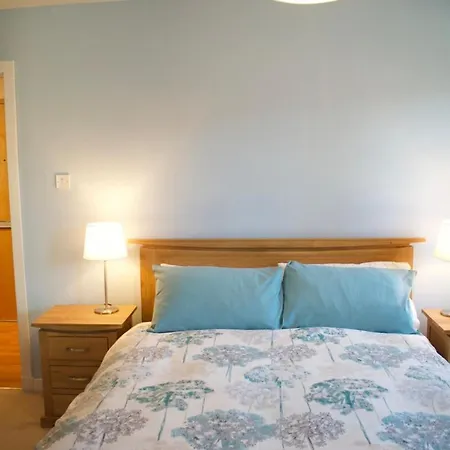Beautiful 2 Bedroom 2 Bathroom Apt *