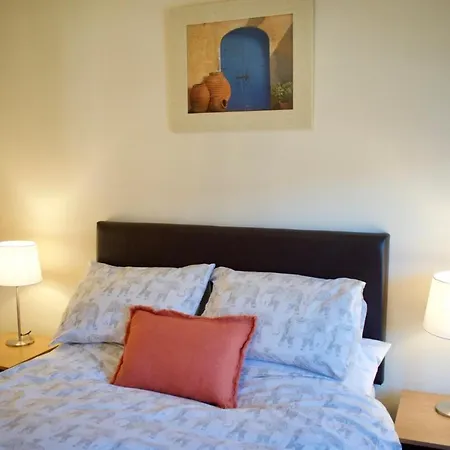 Daire Beautiful 2 Bedroom 2 Bathroom Apt *