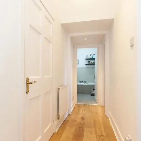 Beautifully Modernised New Town