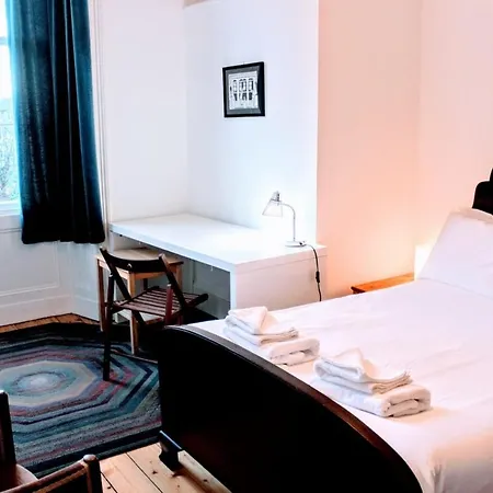 Traditional Oer The Meadows Edynburg