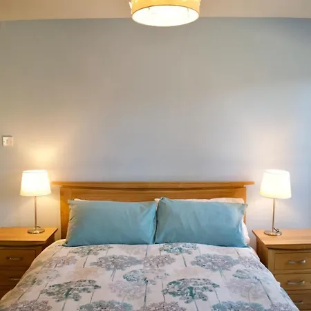 Daire Beautiful 2 Bedroom 2 Bathroom Apt *