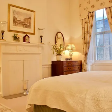 Apartament Period On Castle Street