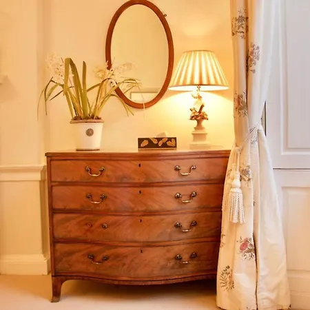 Apartament Period On Castle Street