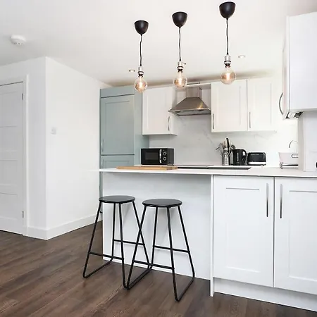 아파트 Joivy Contemporary Royal Mile With Balcony *