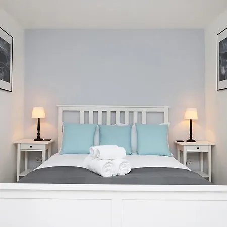 Joivy Contemporary Royal Mile With Balcony 아파트 *