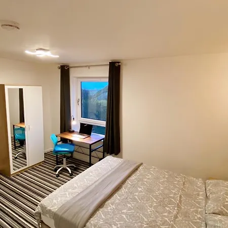 City Centre Spacious Double Room With En-Suite, Cliff Views & Private Wifi Guest house *