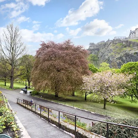 Joivy Elegant New Town Flat Near Princes Street * Edimburgo
