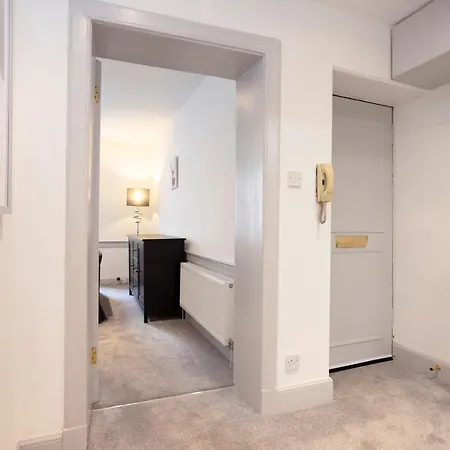 Joivy Elegant New Town Flat Near Princes Street * Edimburgo
