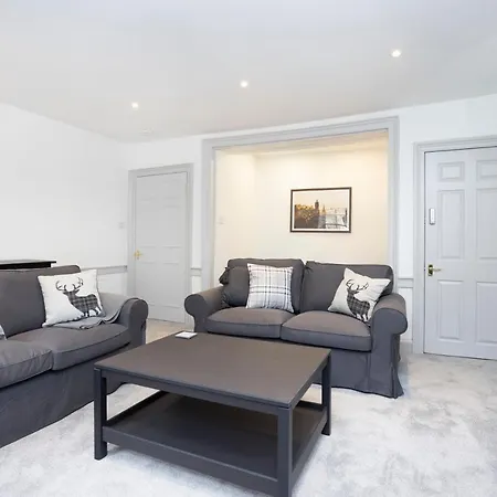 Joivy Elegant New Town Flat Near Princes Street Edimburgo