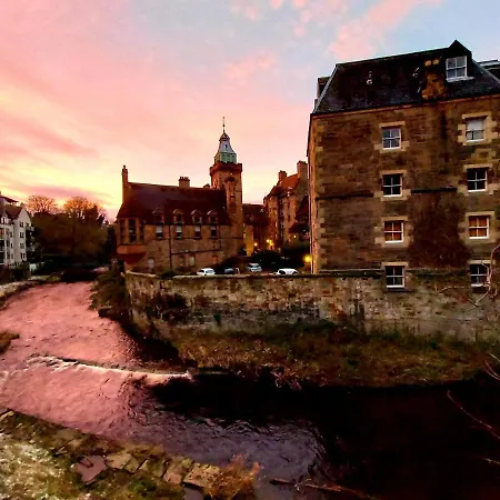 Edinburgh's Dean Village River View Retreat Nocleg ze śniadaniem *
