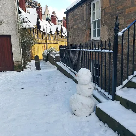 Edinburgh's Dean Village River View Retreat