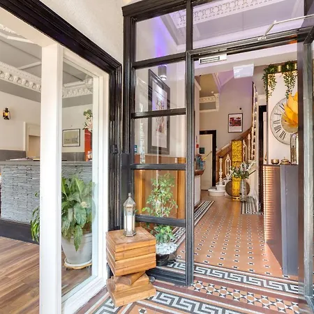 No.32 Ξενοδοχείο 3*