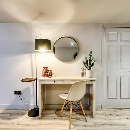 Scotland St - Stylish In Famous Edinburgh's New Town *