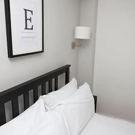 Joivy 1 Bed Flat, Heart Of Grassmarket * אדינבורו