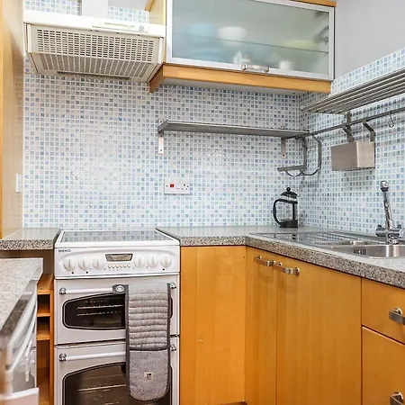 Joivy 1 Bed Flat, Heart Of Grassmarket אדינבורו