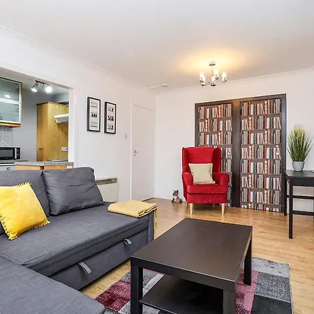 Joivy 1 Bed Flat, Heart Of Grassmarket דירה