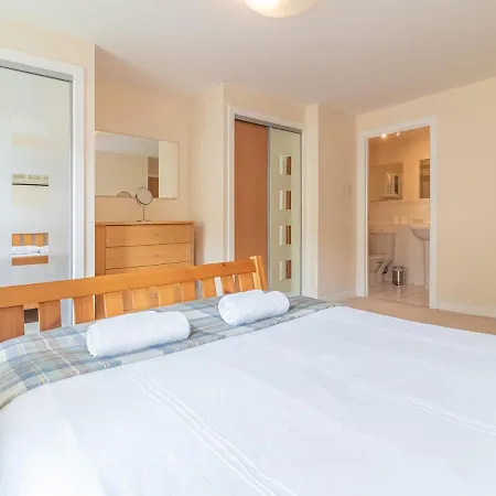 Pass The Keys Spacious And Central Flat, Sleeps 5 Apartamento